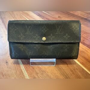Authentic Louis Vuitton Monogram Sarah Wallet from 2002